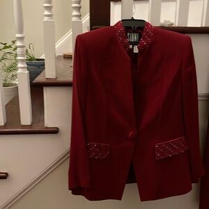 SIONI COUTURE Ladies Burgundy three piece Suit.